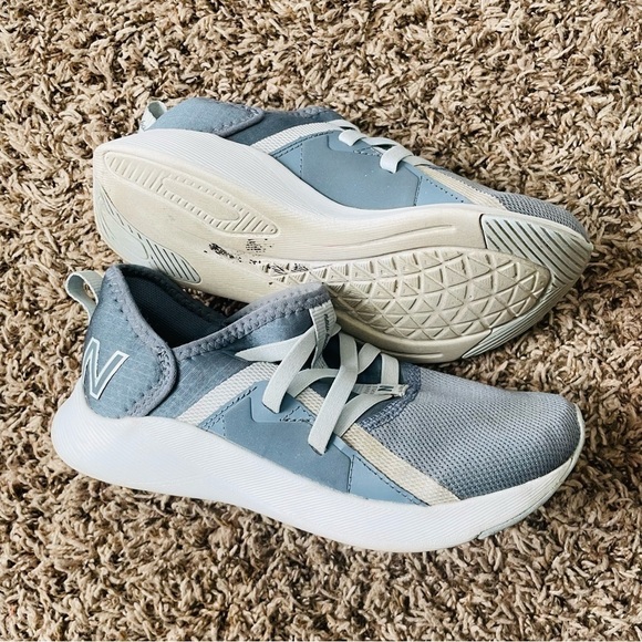 New Balance Shoes - New Balance Dynasoft woman sneakers size 6 blue athletic running elastic slip on